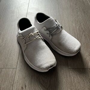 Men's White Casual Sneakers